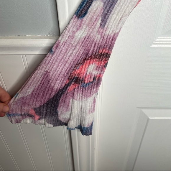 Pilcro Anthropologie Velvet Floral Turtleneck Sweater Top Flared Sleeve S - Picture 8 of 12